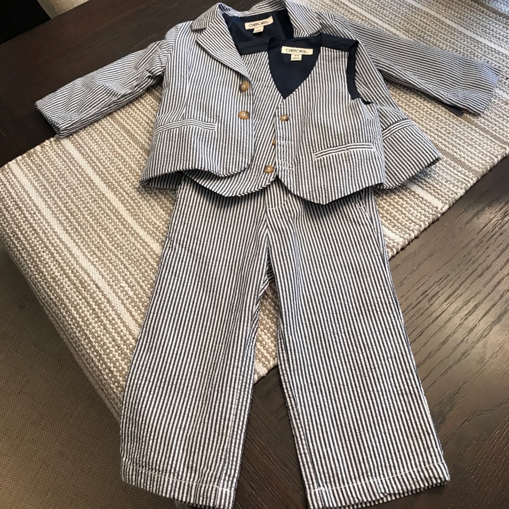 Blue and white striped toddler suit 😍